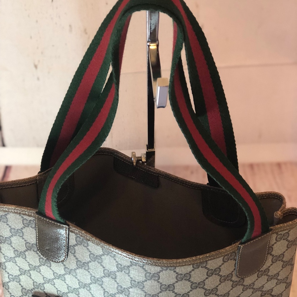 Sold Authentic Gucci tote - Picture 4 of 8